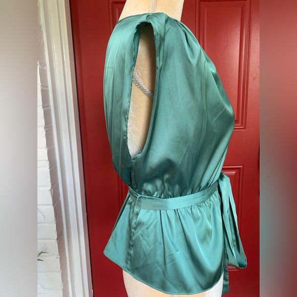 New York and Company Cap Sleeve Tie-Waist blouse - Picture 2 of 5